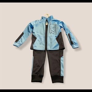 NWT Kids Nike Track Suit Size 6/M